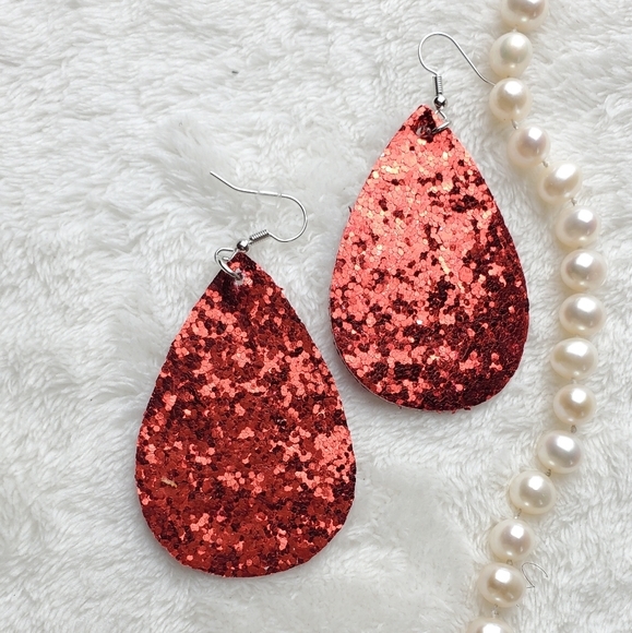 💫5/$25 Ruby Red Sequin Glitter Earrings - Picture 3 of 8
